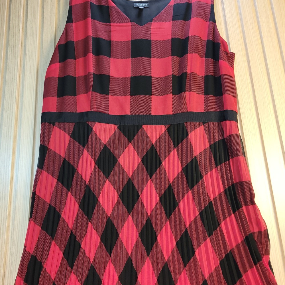 Talbots Red Black Buffalo Plaid Pleated V-Neck Sleeveless Midi Dress Womens 16 - Picture 2 of 9